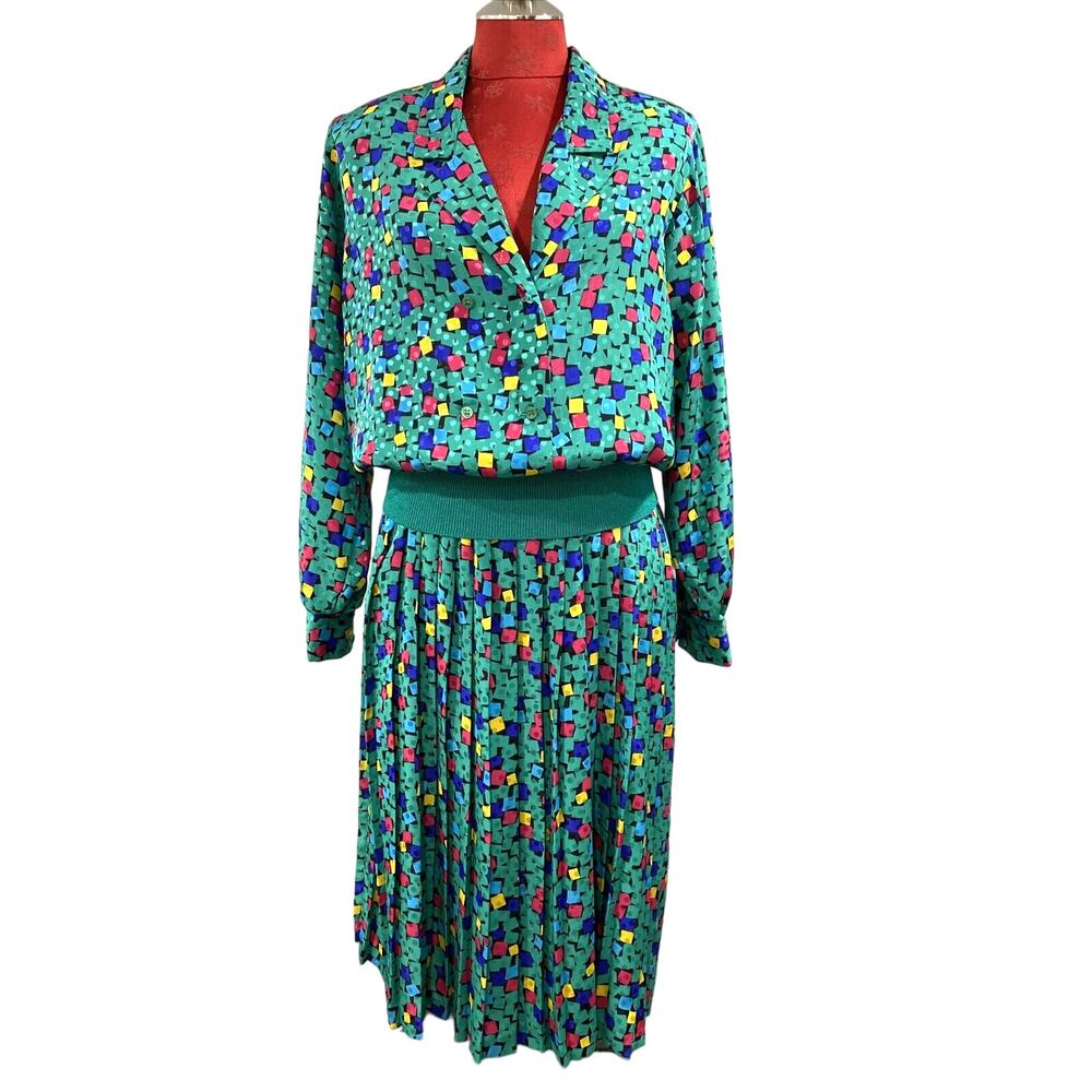 Vintage skirt set 1980’s US size 10 silky green polyester pleated skirt 2-pc